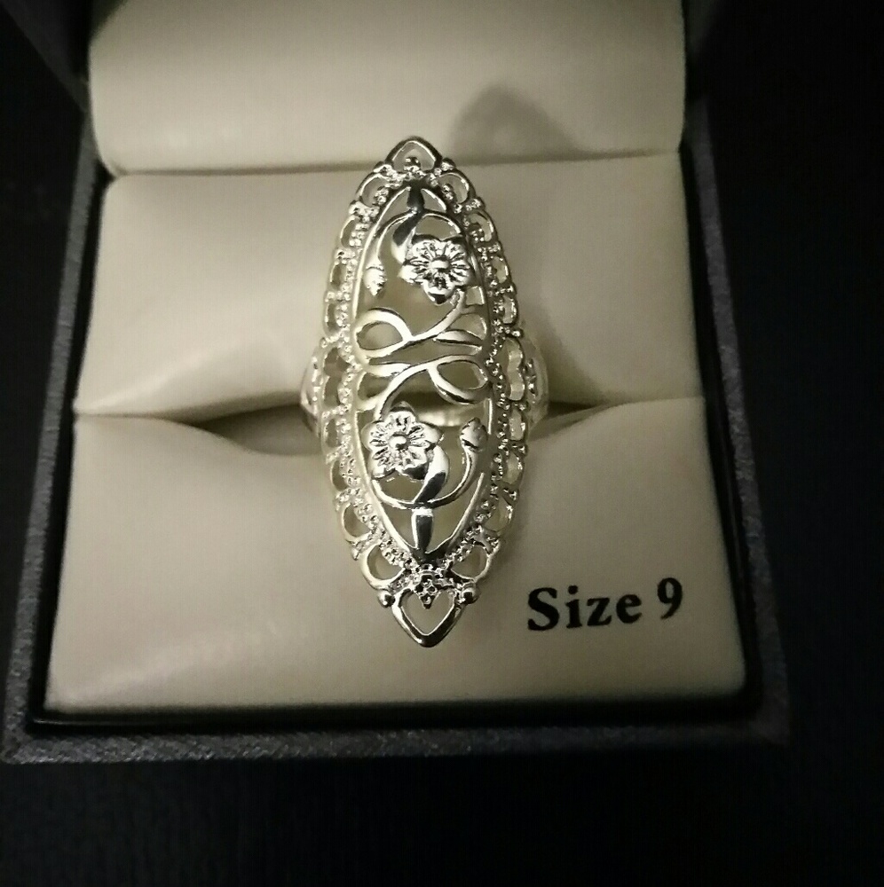 Beautiful silver ring